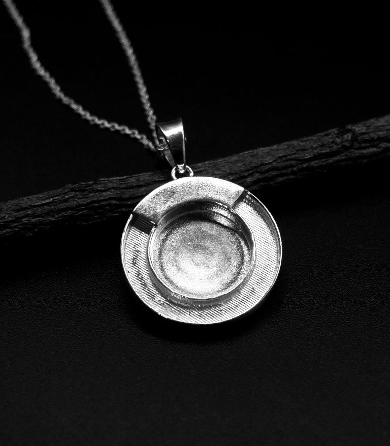Thumbnail: 24MM Round Shape Pendant In 925 Sterling Silver Horse Hair Good Luck Pendant.