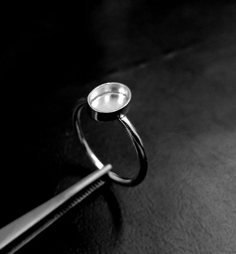 925 Sterling Silver Ring For Oval Shape Gemstone With Round Wire Band.