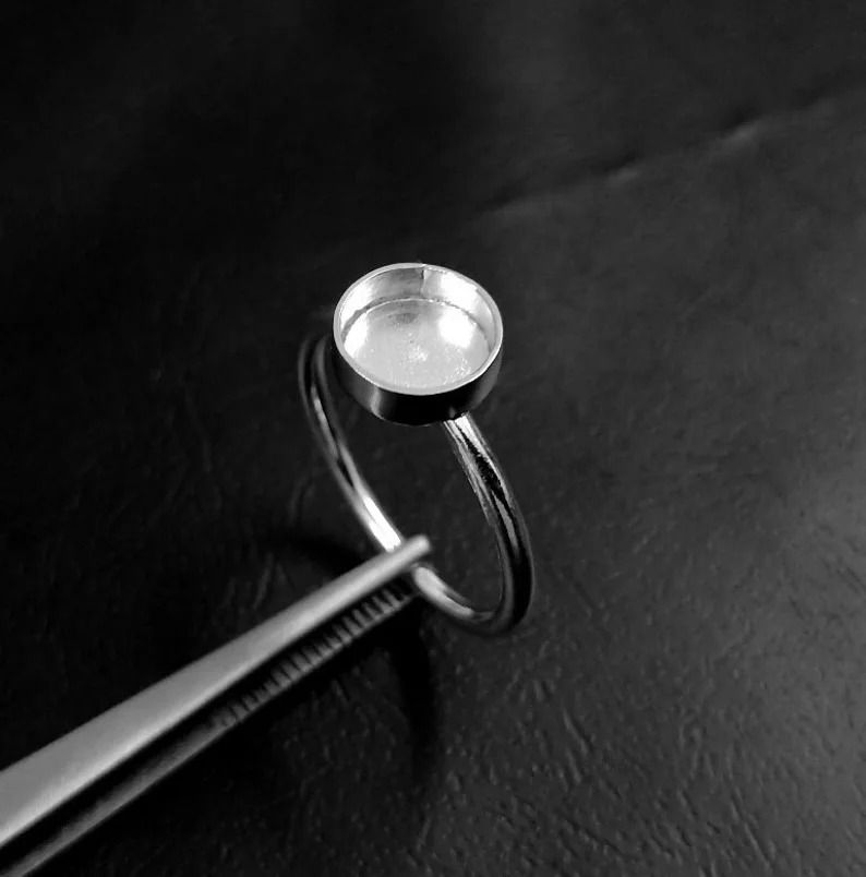 Thumbnail: 925 Sterling Silver Ring For Round Shape Gemstone With Round Wire Band.