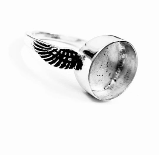Thumbnail: 925 Sterling Silver Round Shape Ring Bezel Setting With Angel Wings Band.