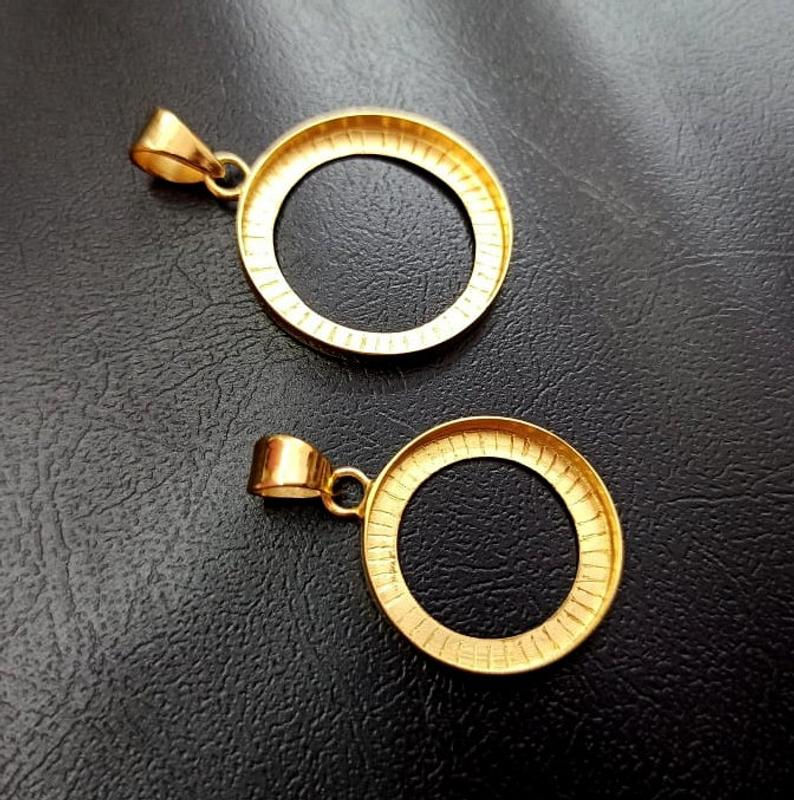 Yellow Gold Plated Over 925 Sterling Silver Round Shape Pendant Bezel Setting.