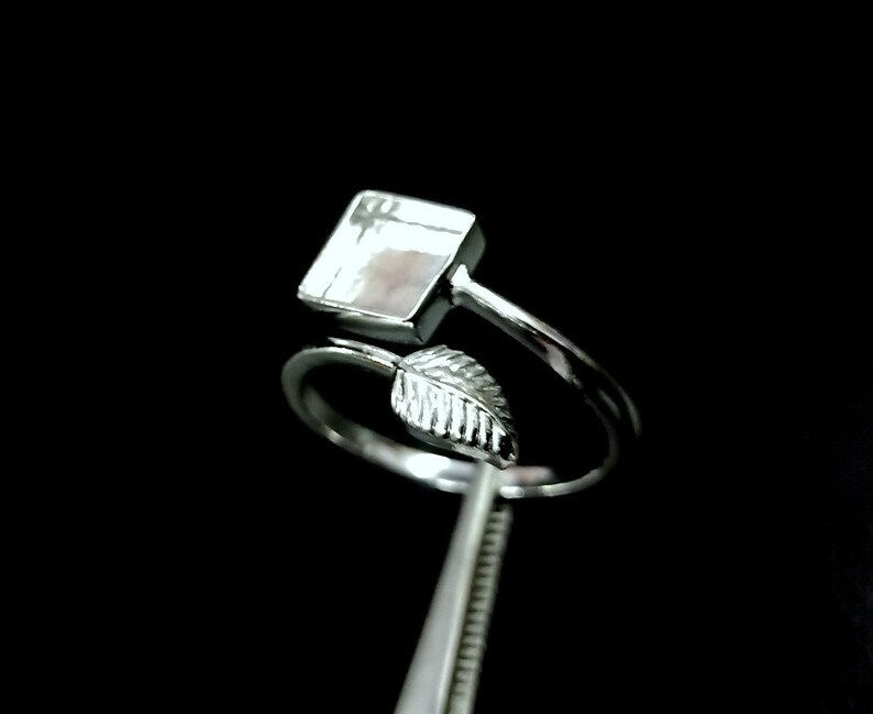 Thumbnail: 925 Sterling Silver Plain Bezel Ring Setting With Leaf For Square Shape Gemstone