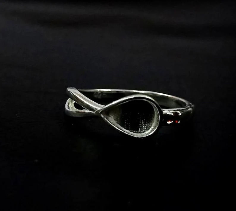 Thumbnail: 925 Sterling Silver Ring Studded With Garnet Color CZ Crystals Gemstone.
