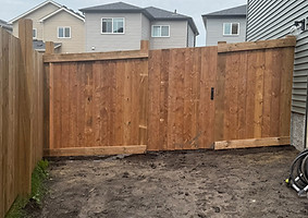 Fence and gate
