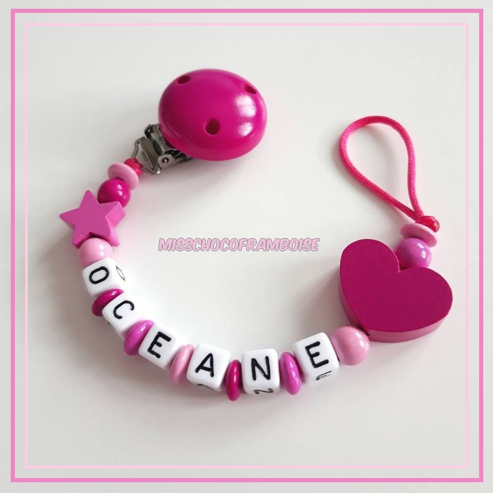 Clip attache tétine personnalisée perles en bois COEUR