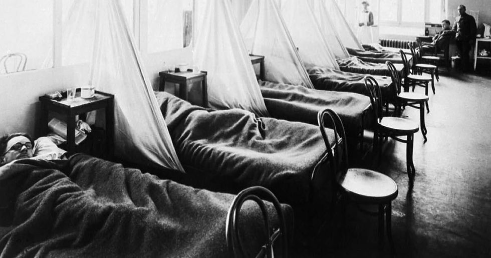Acredita-se que entre 40 milhões e 50 milhões de pessoas tenham morrido na pandemia de Gripe Espanhola