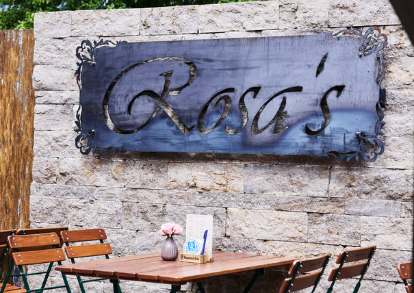 Außen- und Innenbeschilderung aus Schwarzstahl für ein Bistro: Projektbild 11 von MetallteQ