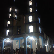 Quimichis church at night.jpg