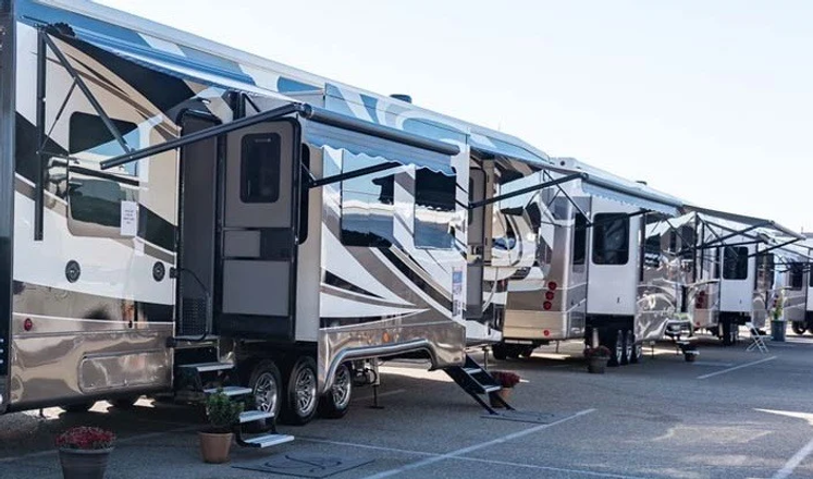 RVs_for_donation_to_help_coronavirus.webp