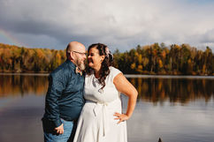 Photographie de mariage fine art capturant un moment intime du couple lors de leur journée spéciale à Gatineau/Ottawa — Par Julie Poirier Photographe.