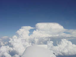 Turbulence above thunderstorms 