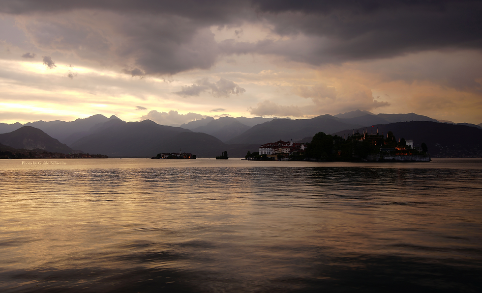 Tramosto sul Lago Maggiore