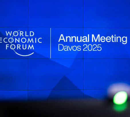 En una sala en Davos