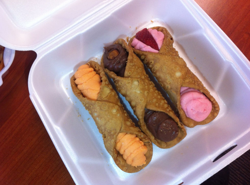 Cannoli - Little Italy Pasta