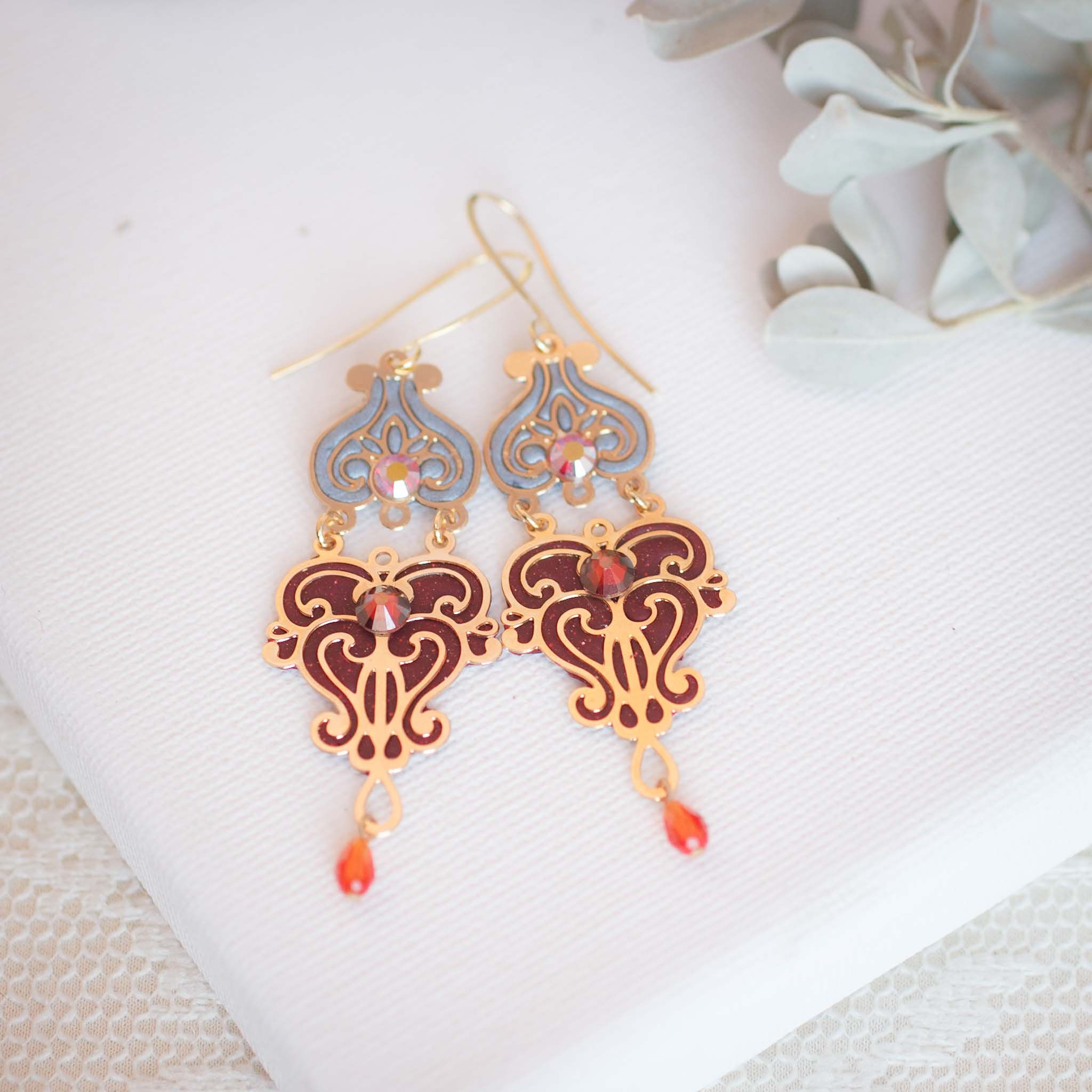 עגיל 'קול התור' ארוך תכלת-בורדו