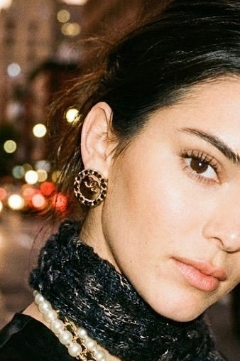 Thumbnail: Chanel earrings