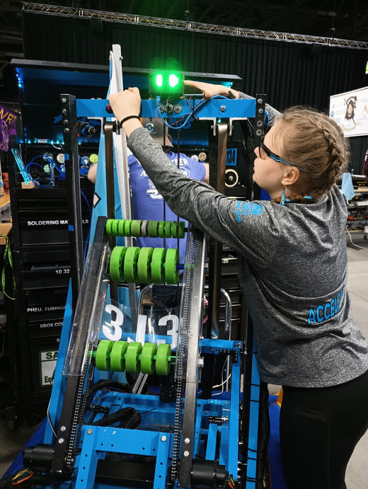 3134 Working in the Pits.JPG