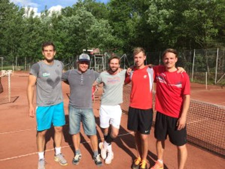 Herrlaget tillbaka i Division 1 nästa sommar!