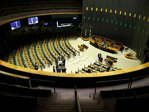 Troca-troca de candidatos evidencia desvalorização dos partidos políticos