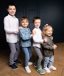 photo de famille avec cousins et cousines - Julien Maria.jpg