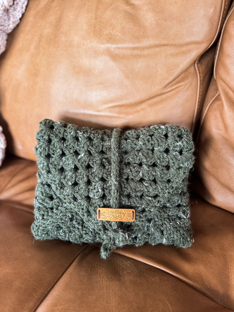 Thumbnail: Compact Crocheted Bible Cover (Moss)