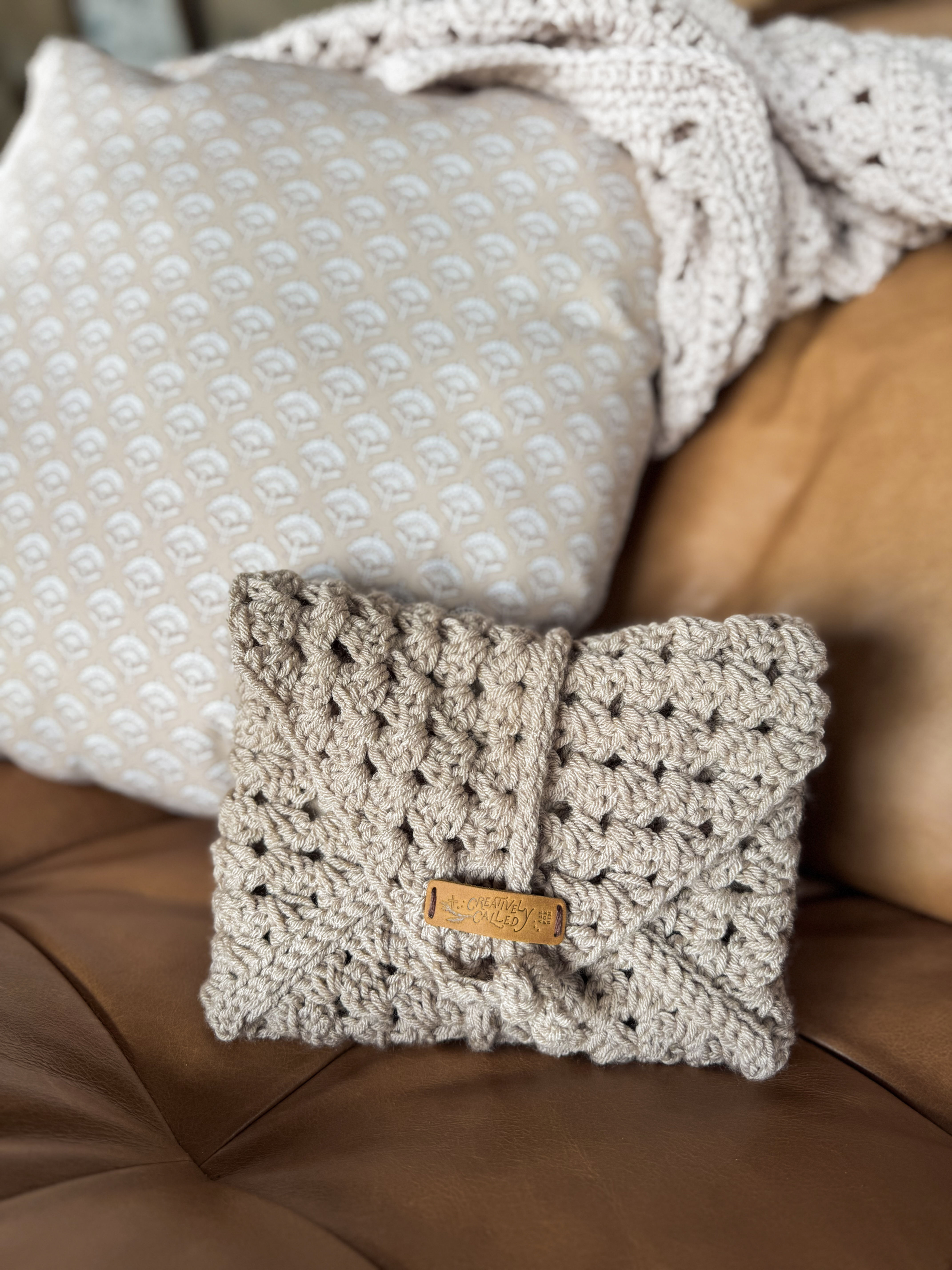 Compact Crocheted Bible Cover (Oat)