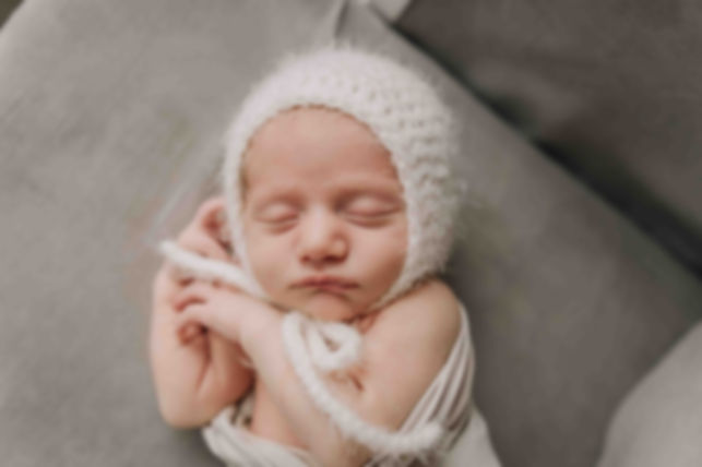 Crochet Baby Bonnet (Cream)