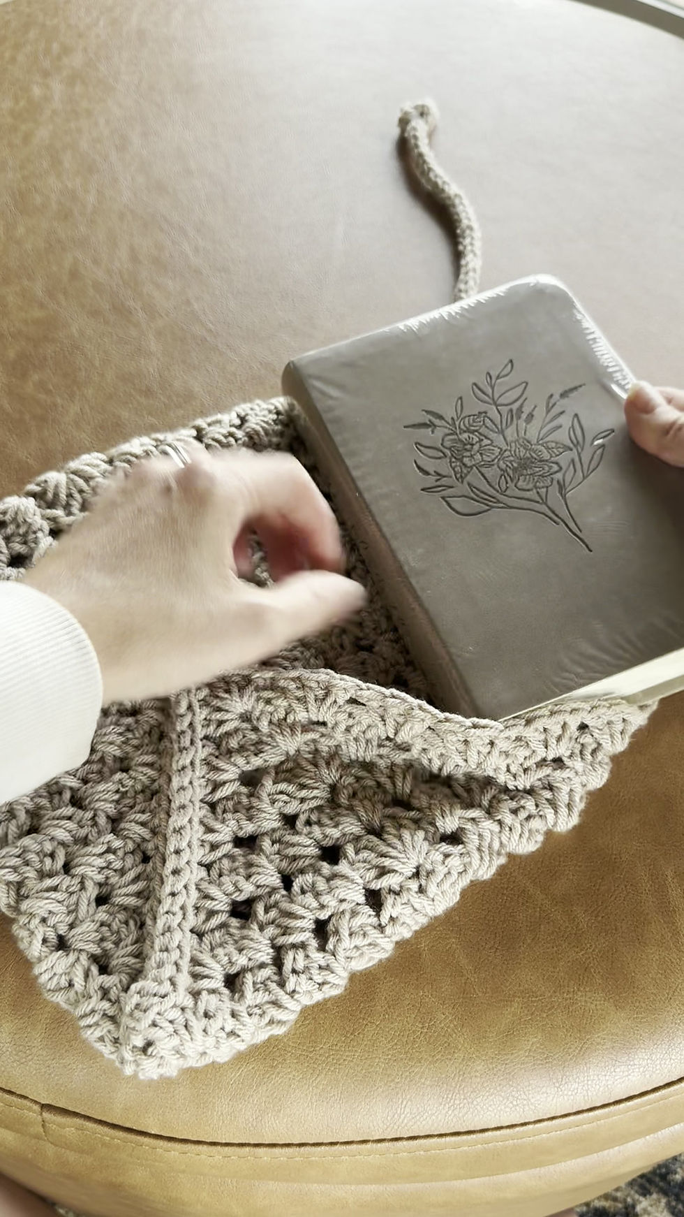 Thumbnail: Compact Crocheted Bible Cover (Oat)
