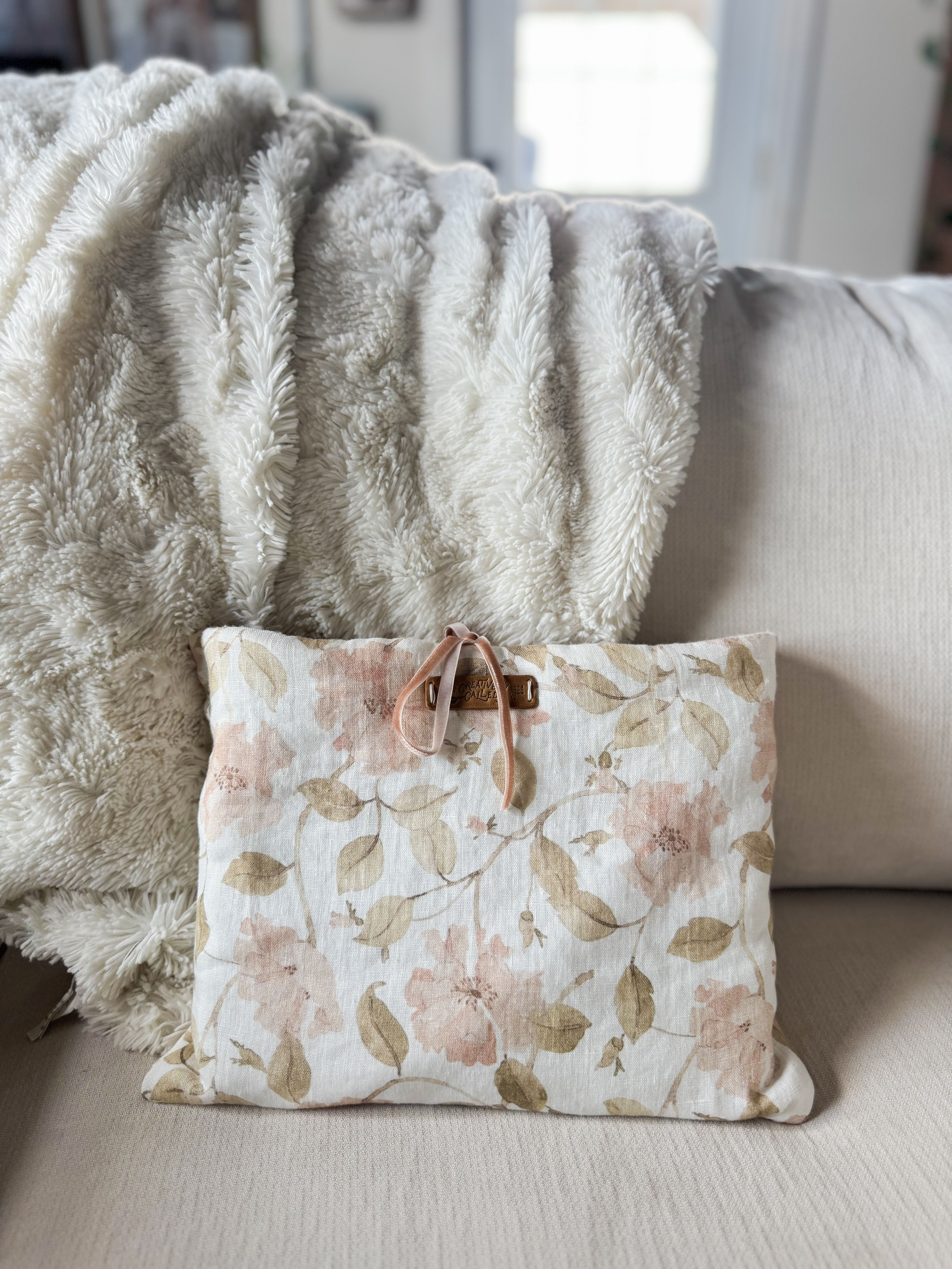 Roses Floral Bible Sleeve