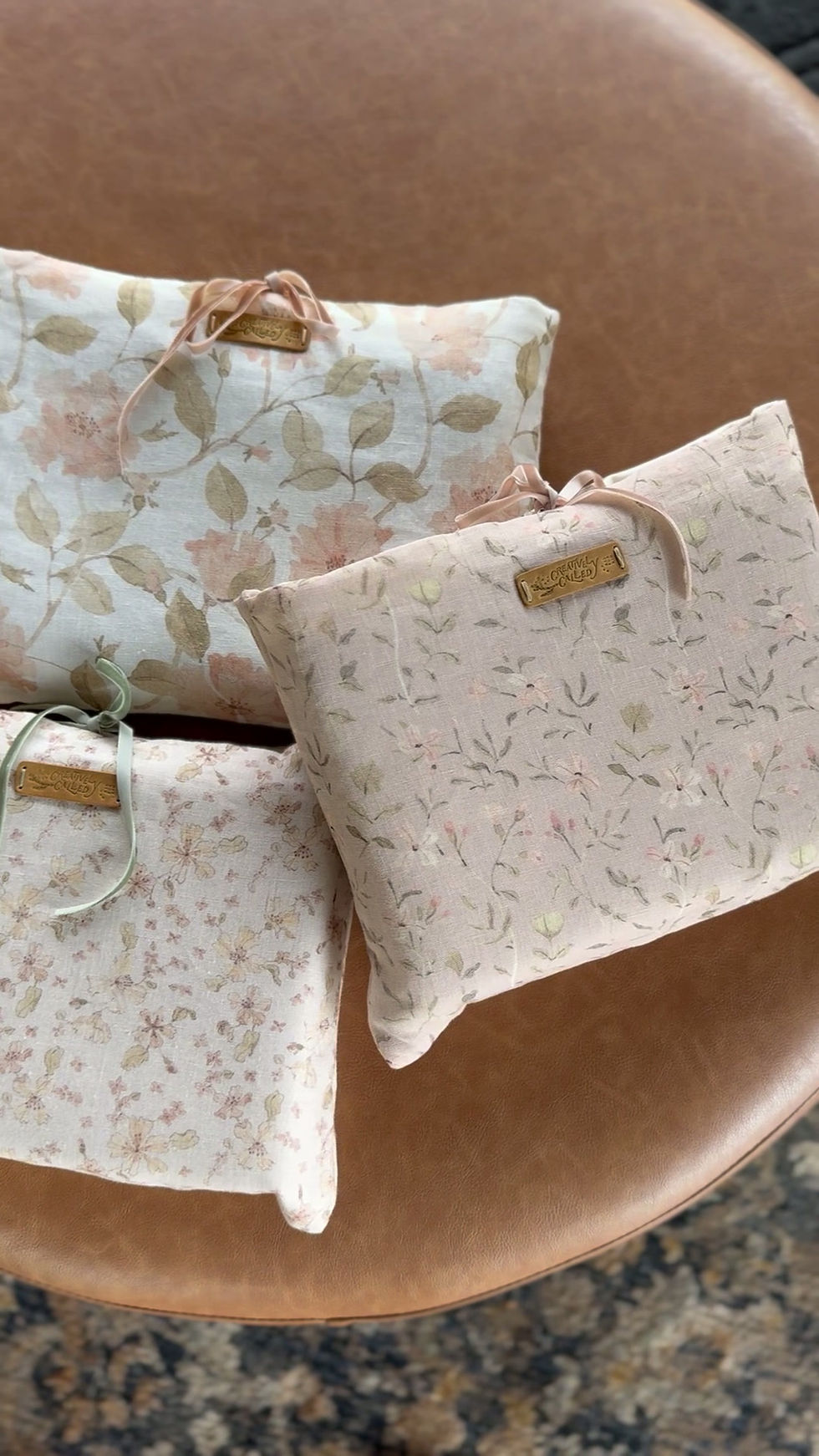 Thumbnail: Roses Floral Bible Sleeve