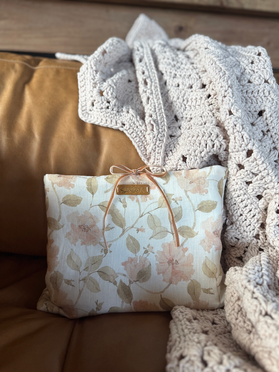 Thumbnail: Roses Floral Bible Sleeve