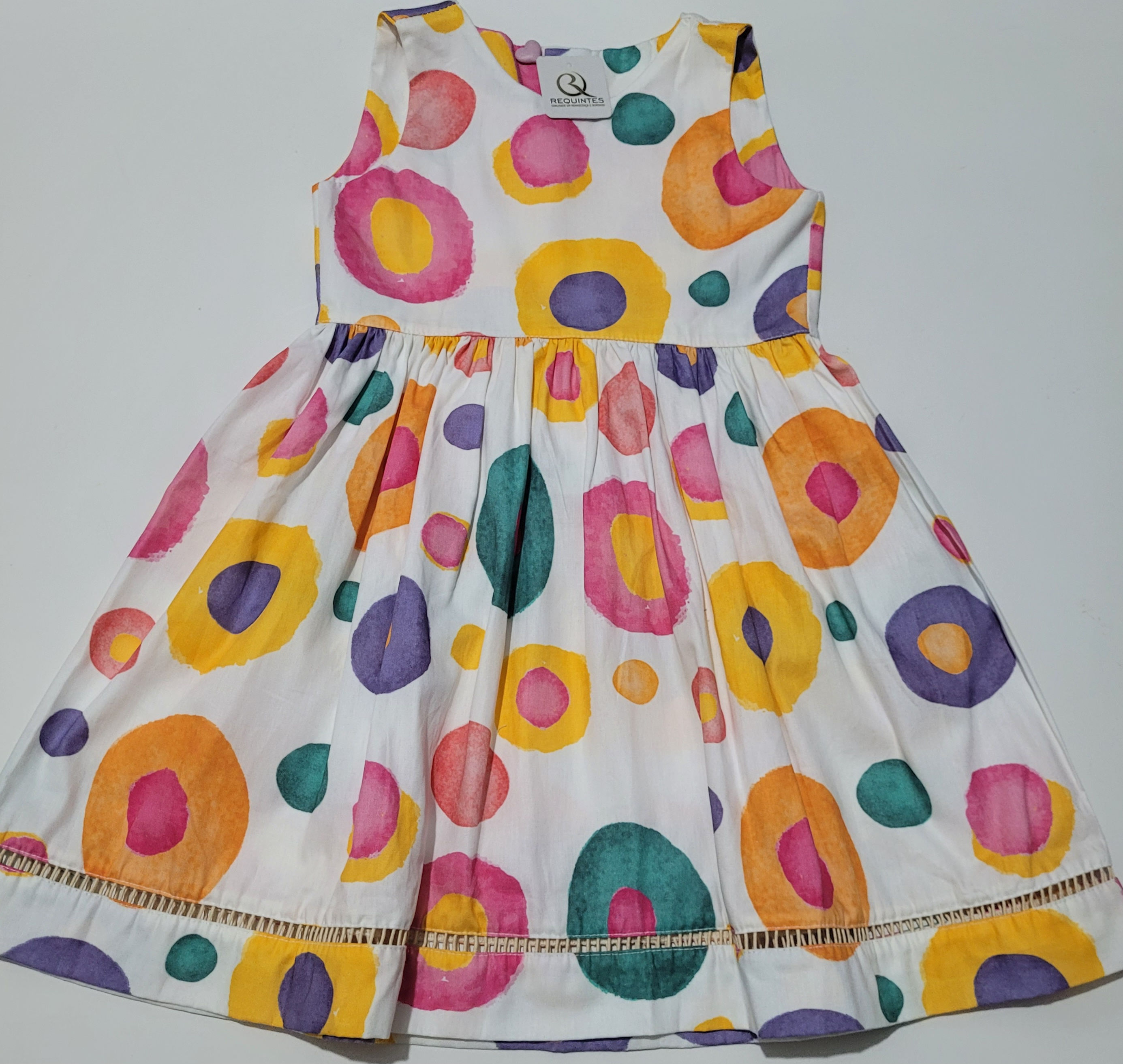Vestido infantil de tricoline colorido.
