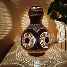 4 grosse Kreise punkte und kleine Hals und Boden Punkte Flächen runder Teller Öffnung_web.