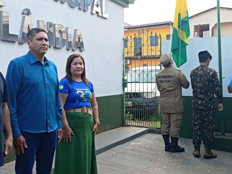 Prefeitura realiza hasteamento dos pavilhões na abertura das festividades pelos 33 anos de emancipação política e econômica de Epitaciolândia