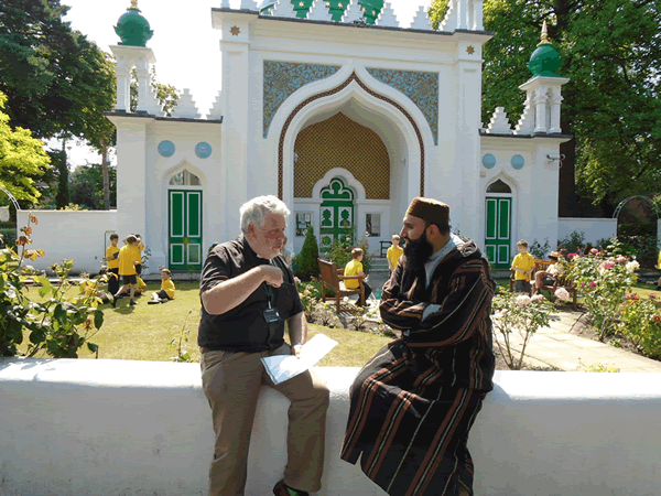 Yr4 visit the Woking Mosque