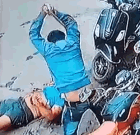 Can't behead the victim, poor blade quality?