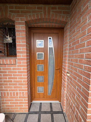 porte d'entrée couleur chêne dorée