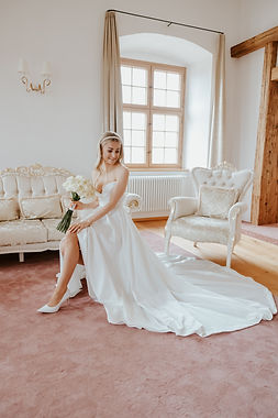 Getting Ready Braut Innviertler Versailles Hochzeitsfotograf und Videograf Team