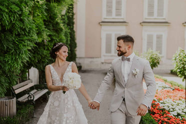 Hochzeitsfotos Brautpaar Schloss Mirabell Salzburg Hochzeitsfotograf und Videograf Team