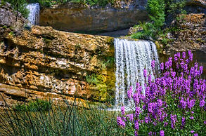 Amazing_view_of_Mirusha_waterfalls.jpg