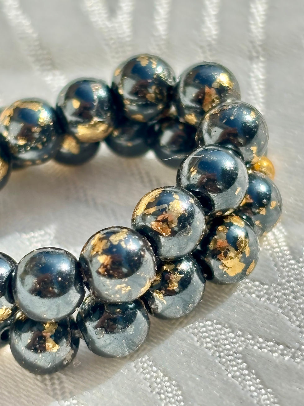 Miniature : Bracelet en hématite avec de l’or 24 carats