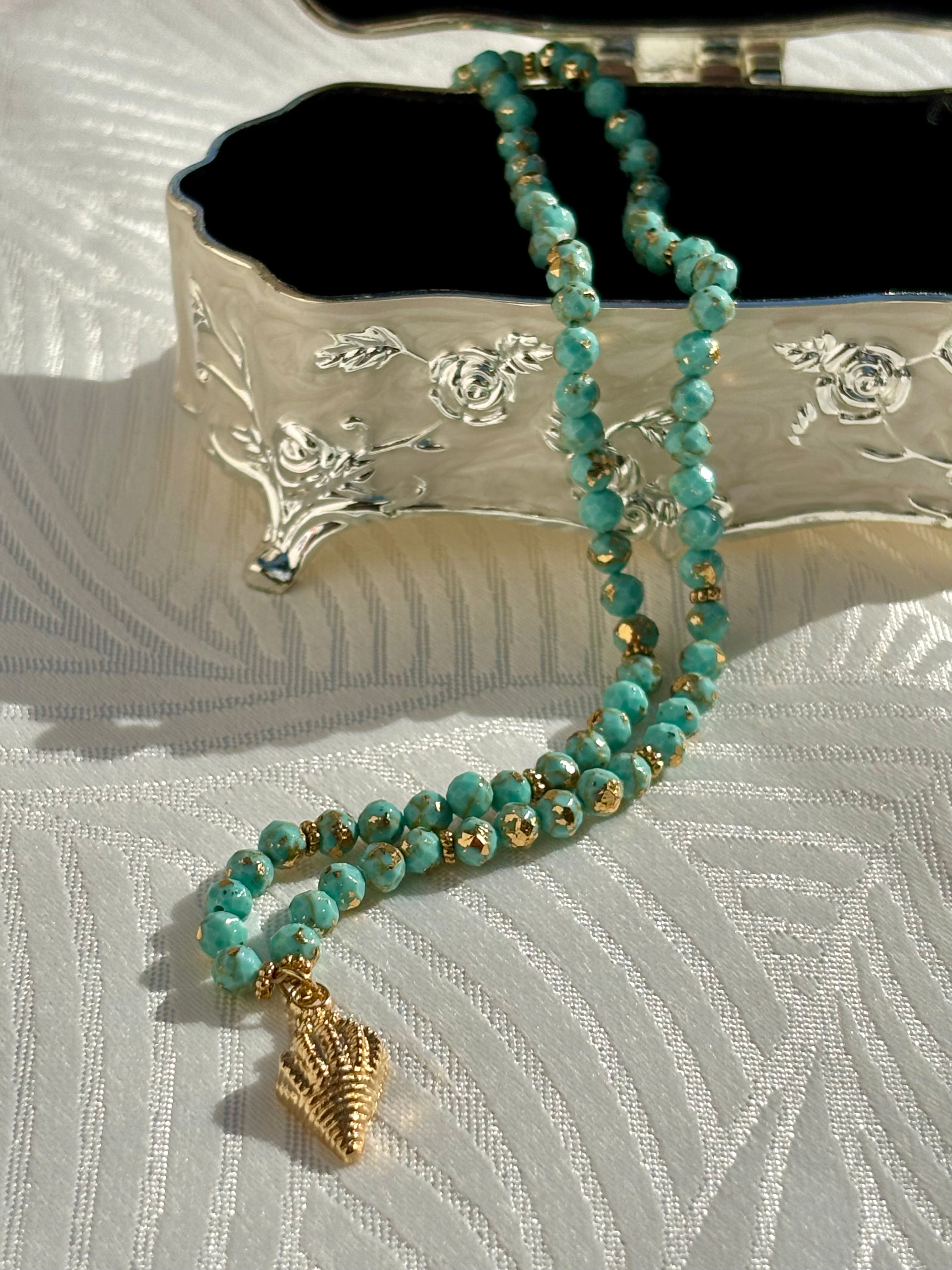 Collier en turquoise et or 24 carats