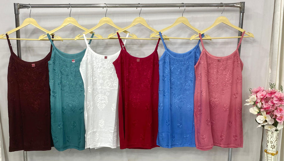 Sleeveless chikankari short top