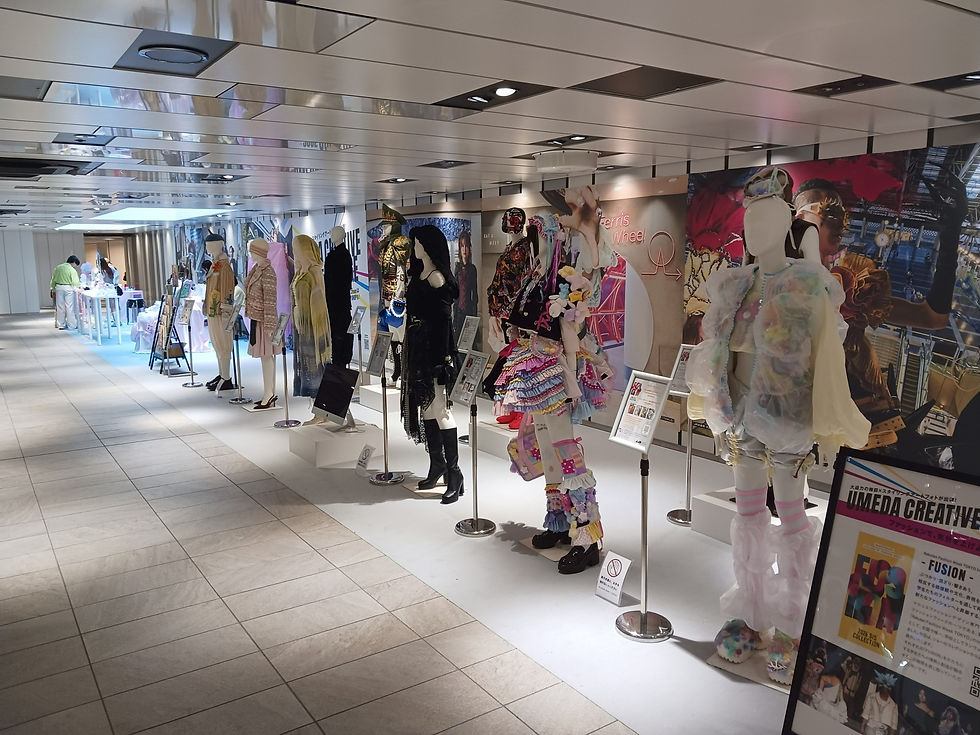 マロニエファッションデザイン専門学校衣装展示