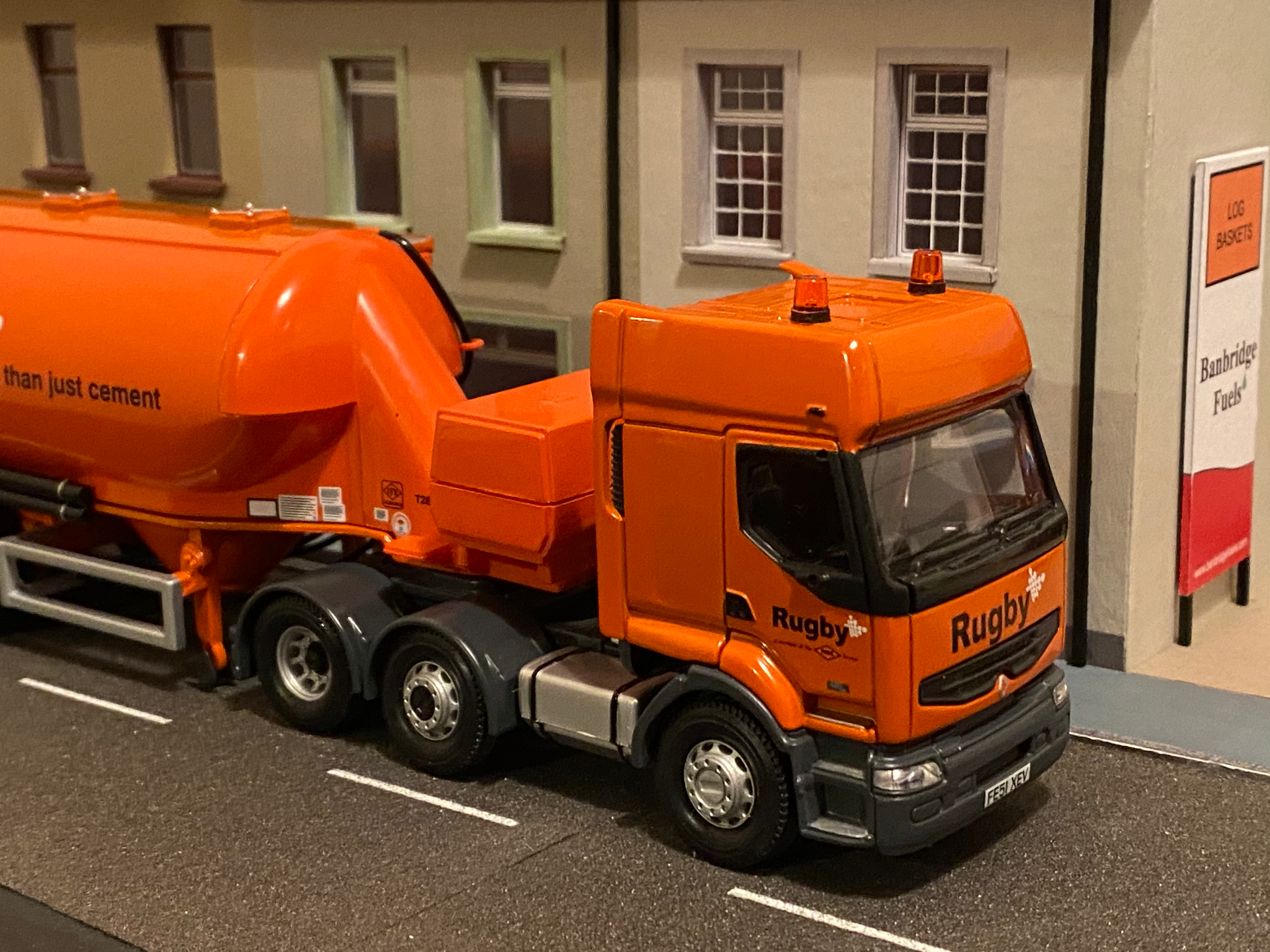 Corgi CC12105 Rugby Cement 