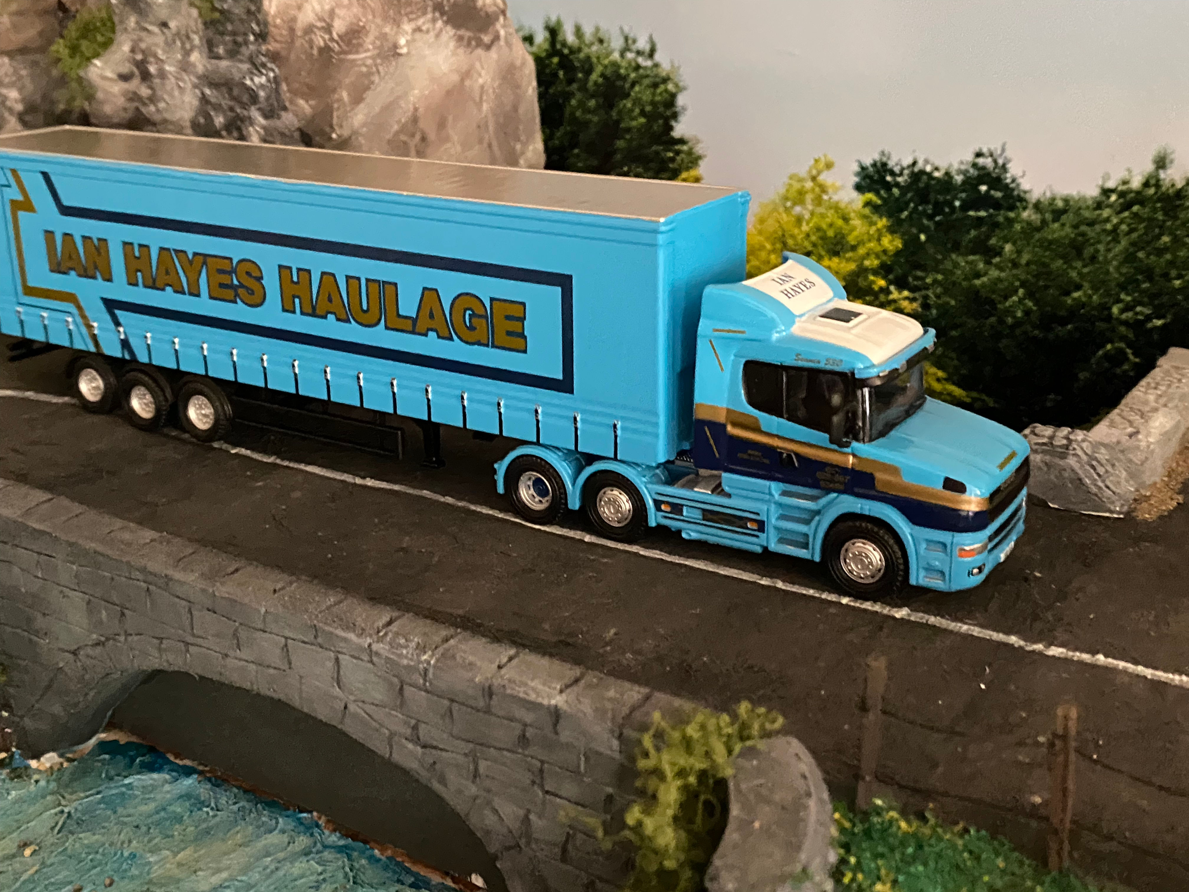 Oxford Diecast Ian Hayes 
