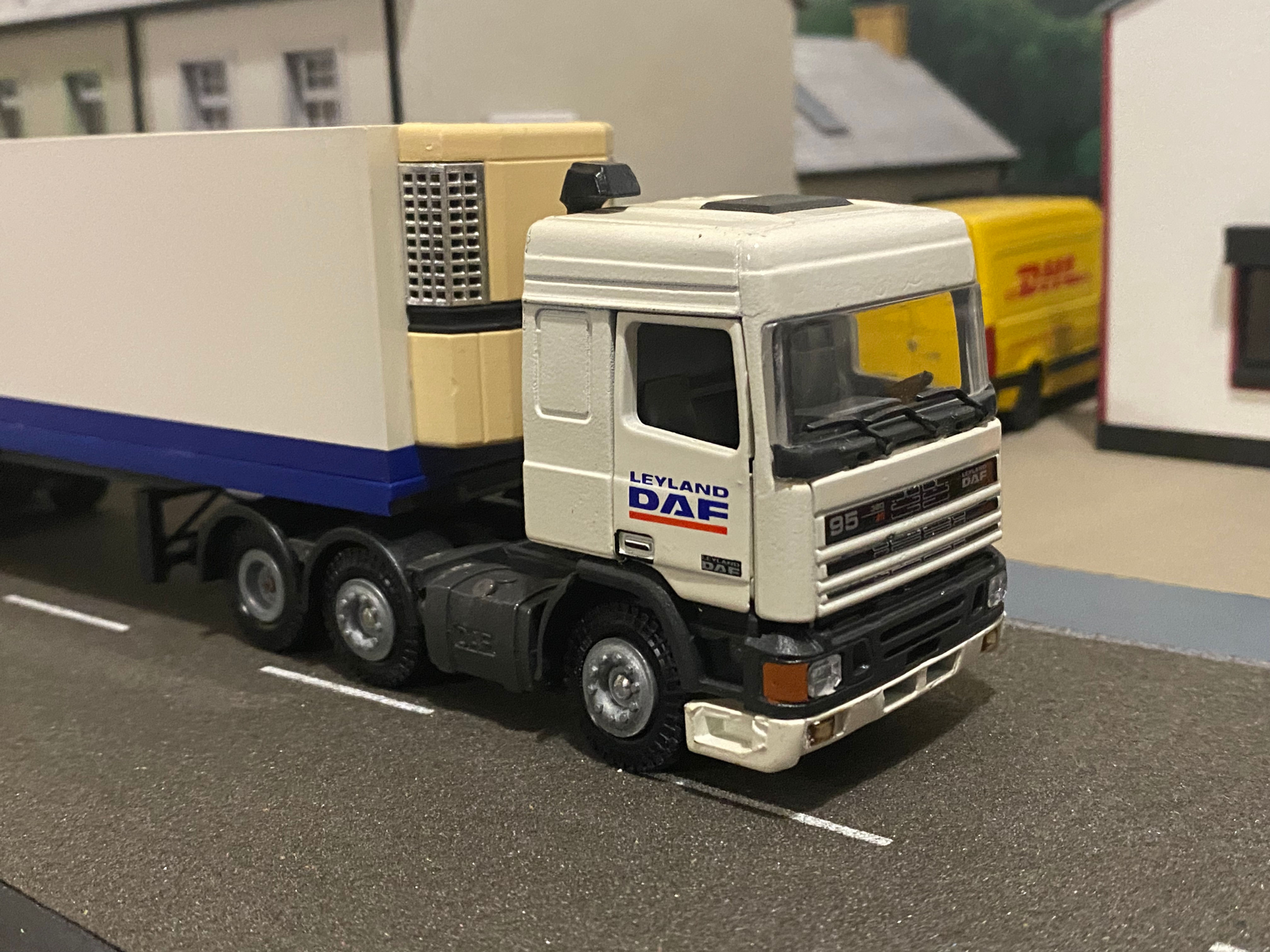 Tekno Leyland DAF dealer Model 
