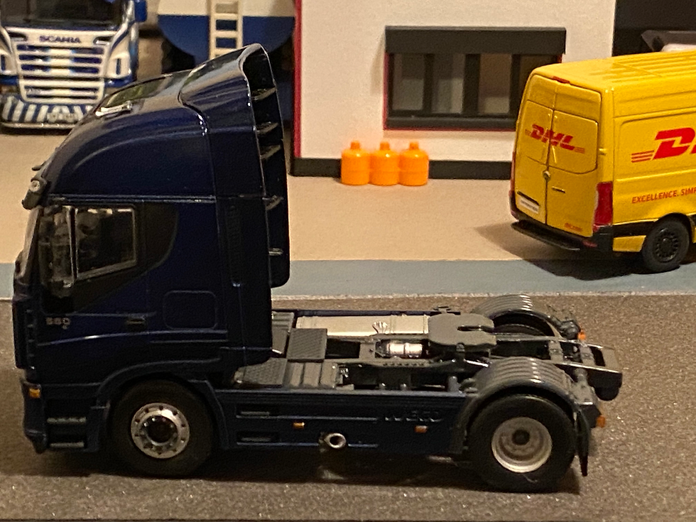 Thumbnail: Universal Hobbies Iveco Stralis 