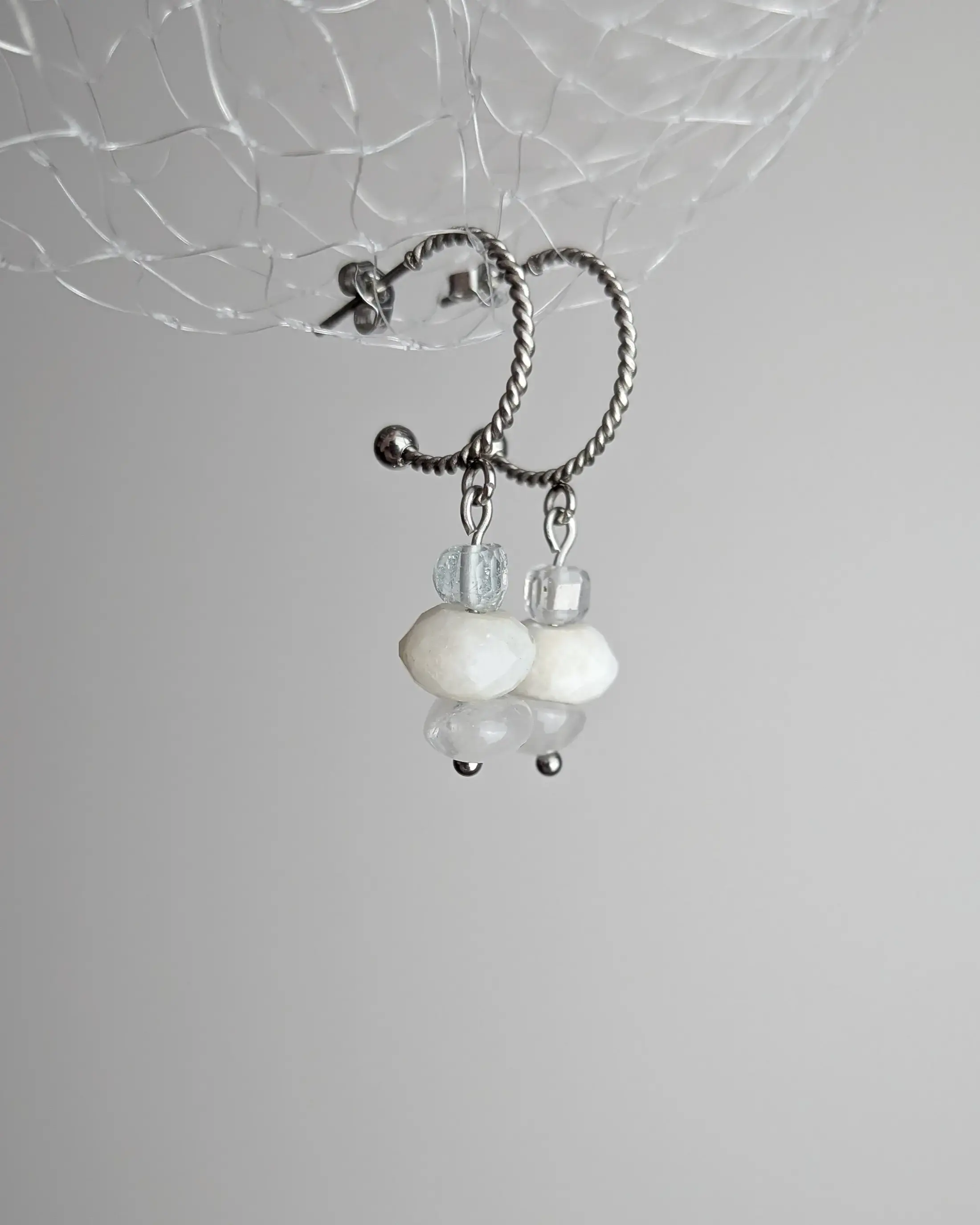 kolczyki ze stali szlachetnej z naturalnym topazem, kamieniem księżycowym i kryształem górskim