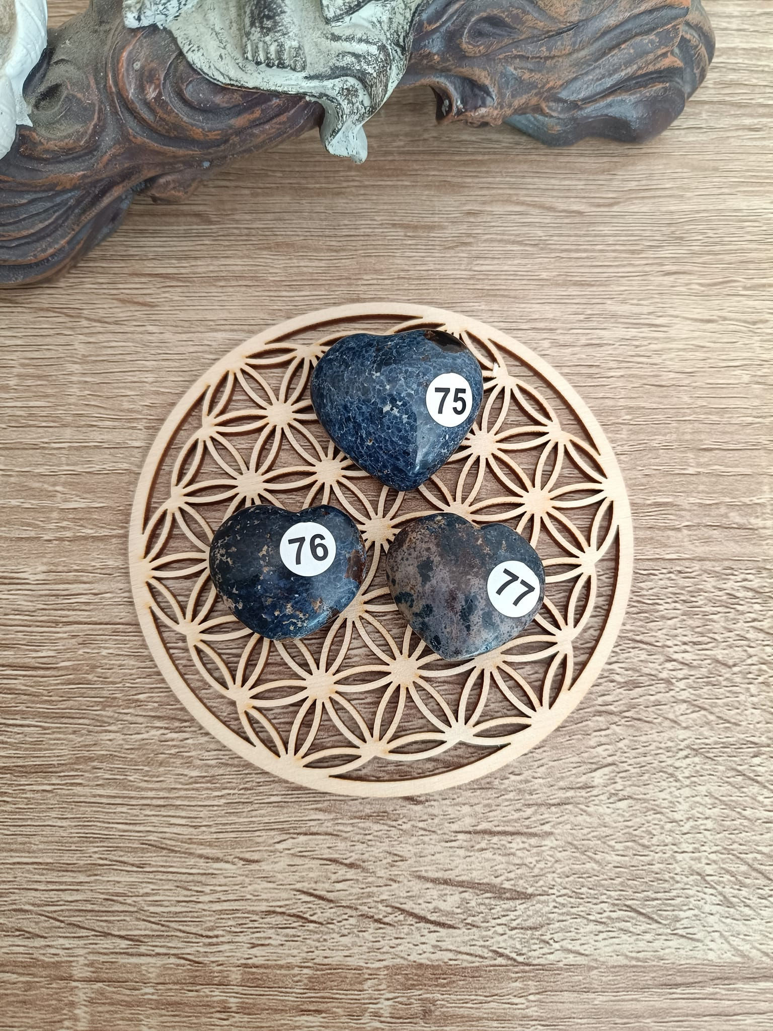 Petits cœurs en Dumortiérite